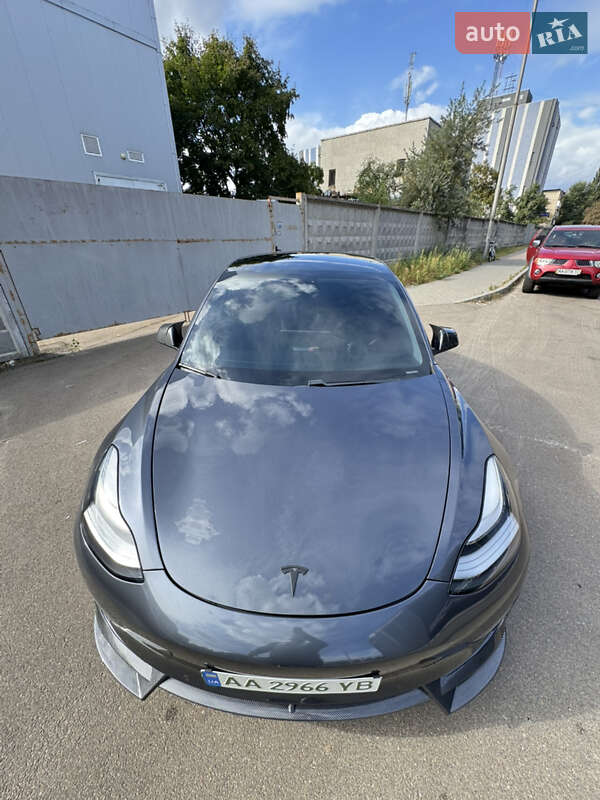 Седан Tesla Model 3 2019 в Києві