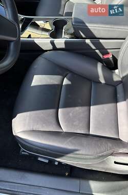 Седан Tesla Model 3 2018 в 