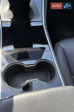 Седан Tesla Model 3 2018 в 