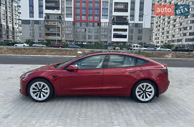 Седан Tesla Model 3 2021 в 