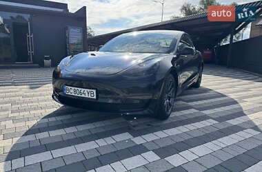 Седан Tesla Model 3 2021 в 