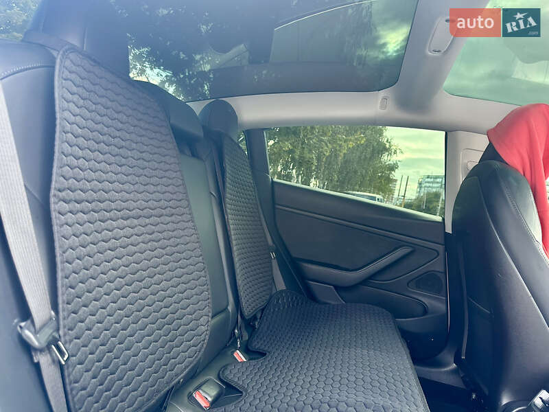 Седан Tesla Model 3 2019 в Сумах