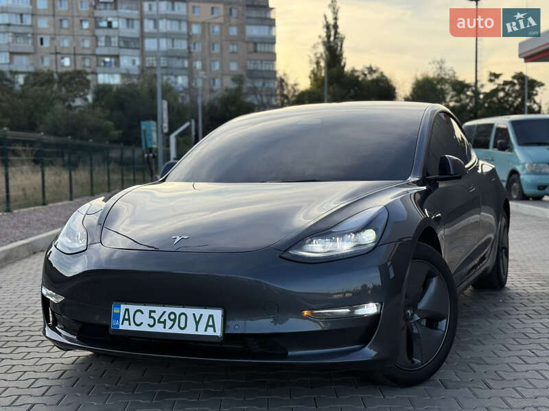 Седан Tesla Model 3 2021 в Кривом Роге