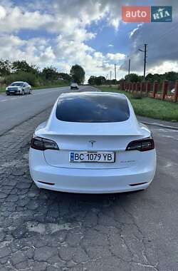 Седан Tesla Model 3 2020 в 