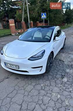 Седан Tesla Model 3 2020 в Бориславі