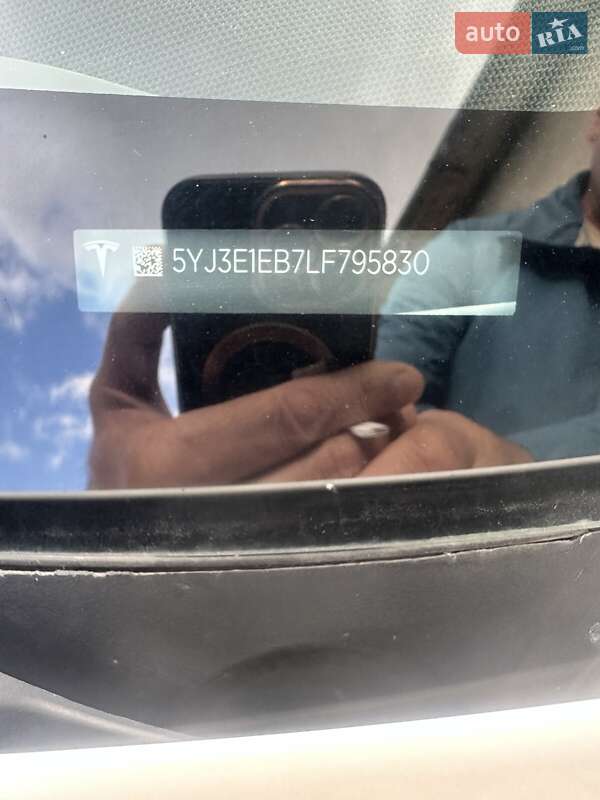 Седан Tesla Model 3 2020 в Бориславе