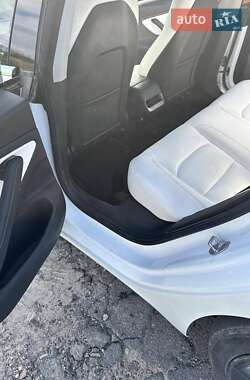 Седан Tesla Model 3 2020 в Бориславі
