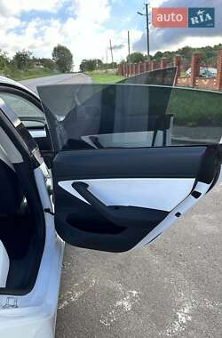 Седан Tesla Model 3 2020 в Бориславі