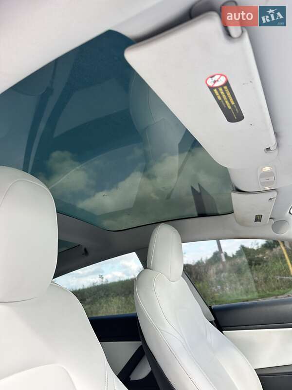 Седан Tesla Model 3 2020 в Бориславе