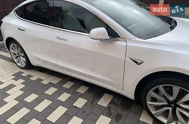 Седан Tesla Model 3 2019 в Львові