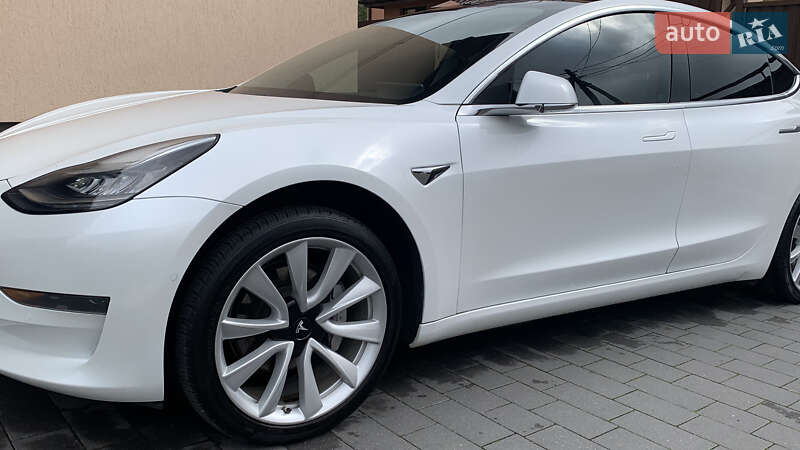 Tesla Model 3 2019