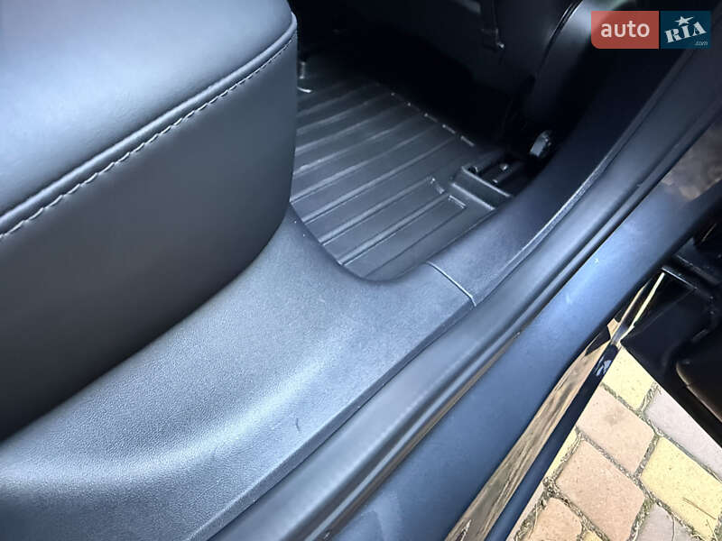 Седан Tesla Model 3 2022 в Буче