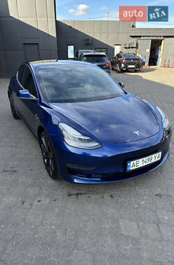 Седан Tesla Model 3 2020 в Кривом Роге