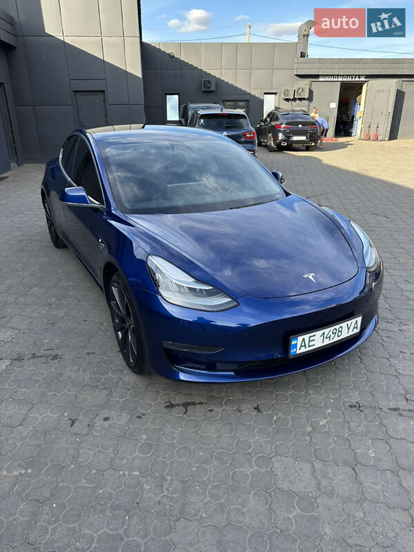Tesla Model 3 2020