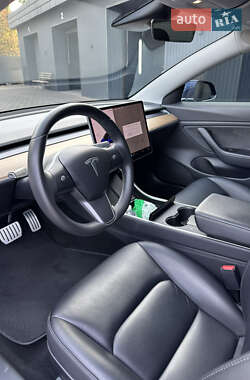 Седан Tesla Model 3 2020 в 
