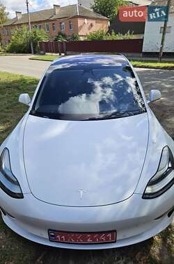 Седан Tesla Model 3 2018 в Миргороді