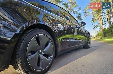 Седан Tesla Model 3 2019 в Житомире