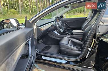 Седан Tesla Model 3 2019 в Житомире