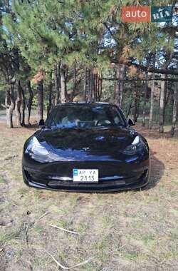 Седан Tesla Model 3 2023 в 