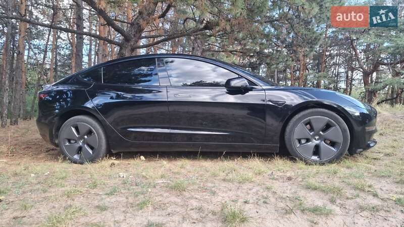 Седан Tesla Model 3 2023 в Запоріжжі