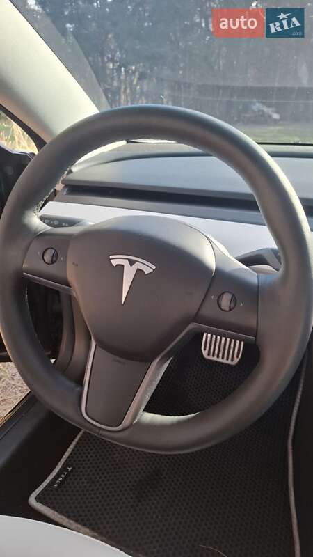 Седан Tesla Model 3 2023 в Запоріжжі