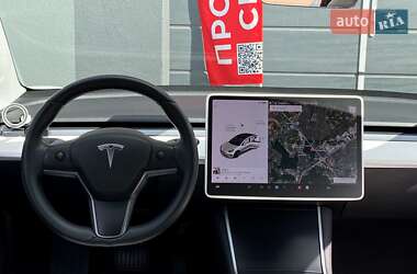 Седан Tesla Model 3 2019 в 