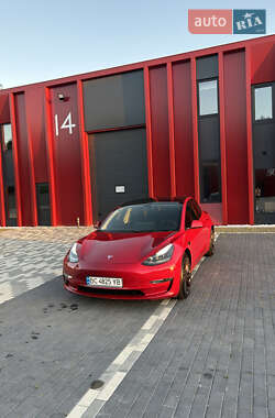 Седан Tesla Model 3 2020 в Львове