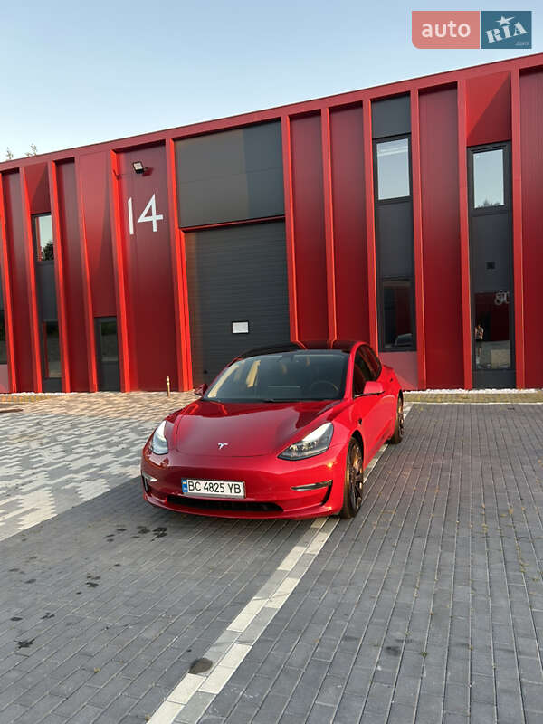Tesla Model 3 2020