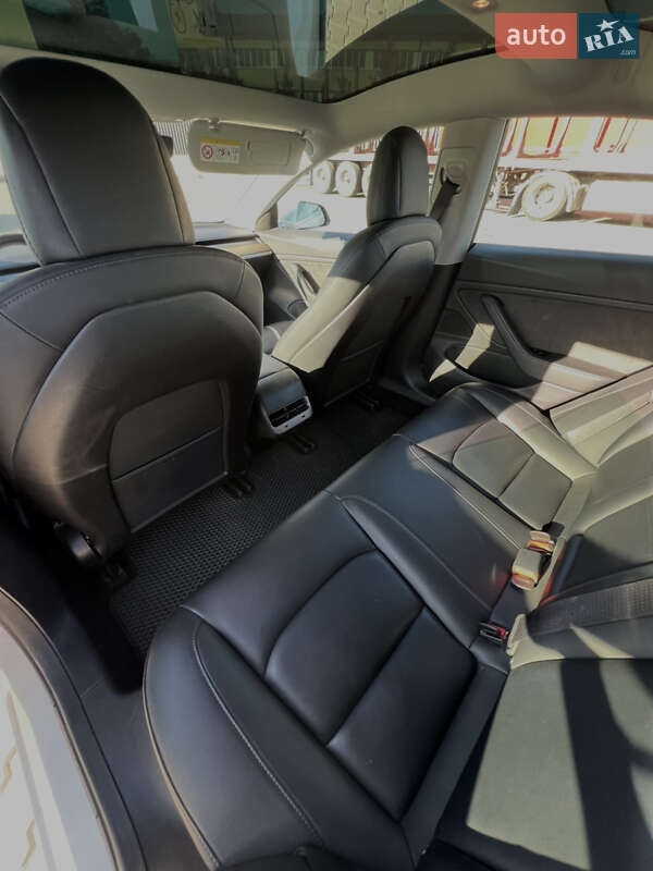 Седан Tesla Model 3 2019 в Луцке фото 11 Седан Tesla Model 3 2019 в Луцке