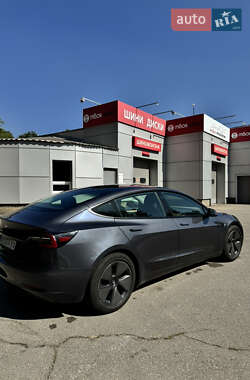 Седан Tesla Model 3 2021 в 