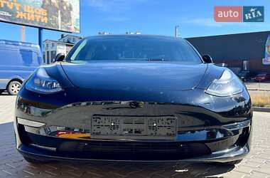 Седан Tesla Model 3 2023 в 