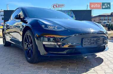 Седан Tesla Model 3 2023 в Києві