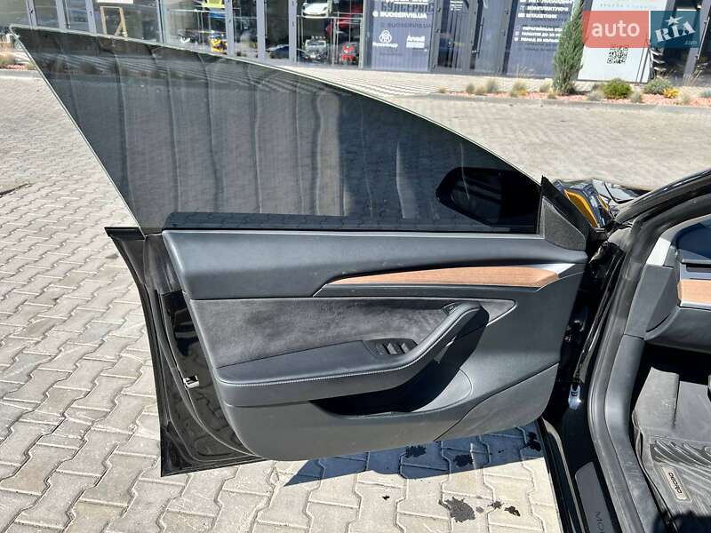 Седан Tesla Model 3 2023 в Киеве
