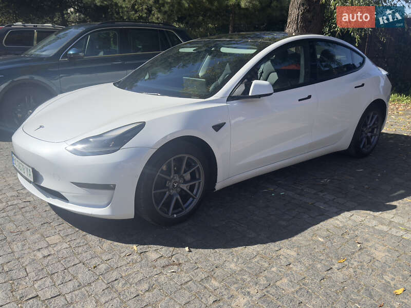 Tesla Model 3 2022