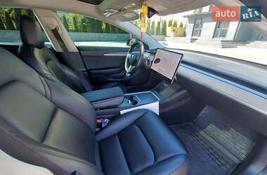 Седан Tesla Model 3 2022 в 