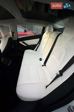 Седан Tesla Model 3 2019 в 