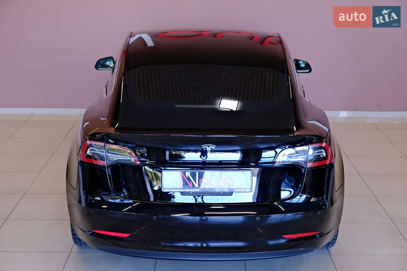 Седан Tesla Model 3 2019 в Одесі