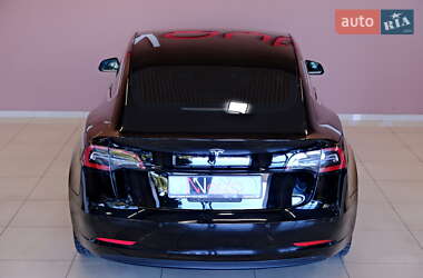 Седан Tesla Model 3 2019 в 