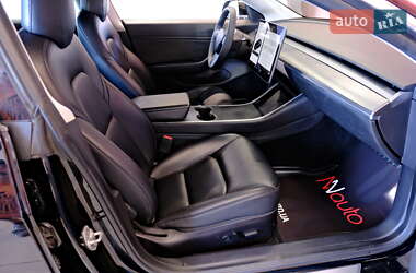 Седан Tesla Model 3 2019 в 