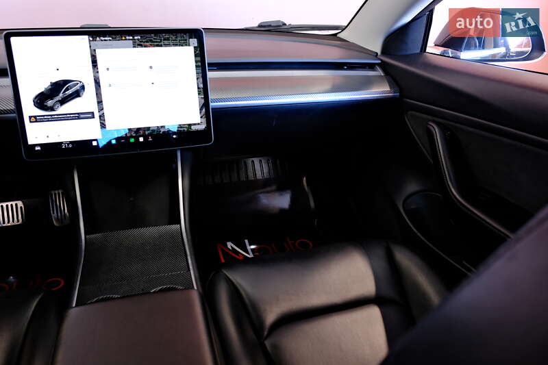 Седан Tesla Model 3 2019 в Одесі