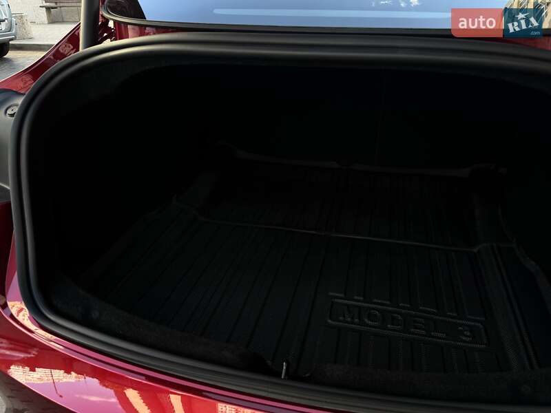Седан Tesla Model 3 2024 в Одесі