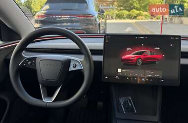 Седан Tesla Model 3 2024 в 