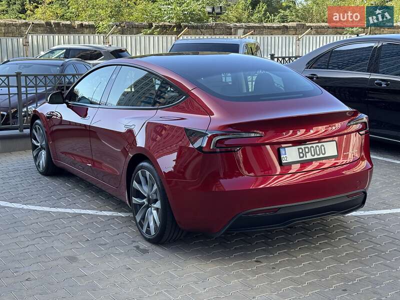 Седан Tesla Model 3 2024 в Одесі