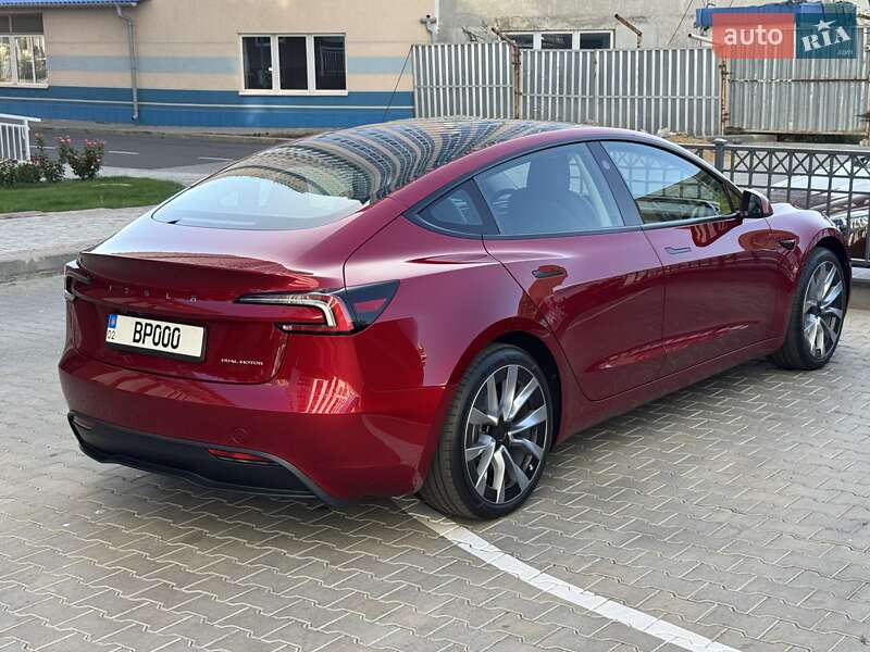 Седан Tesla Model 3 2024 в Одесі