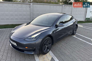Седан Tesla Model 3 2021 в 