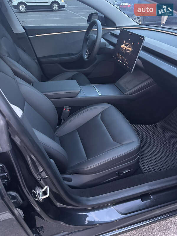 Седан Tesla Model 3 2024 в Харкові