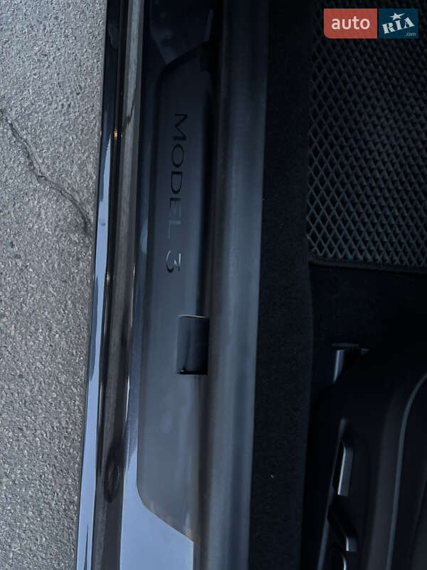 Седан Tesla Model 3 2024 в Харкові