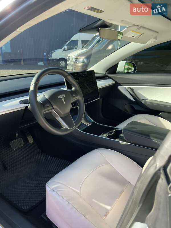 Седан Tesla Model 3 2020 в Черновцах фото 5 Седан Tesla Model 3 2020 в Черновцах