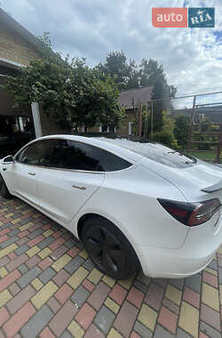 Седан Tesla Model 3 2020 в 