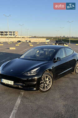 Седан Tesla Model 3 2023 в Львове